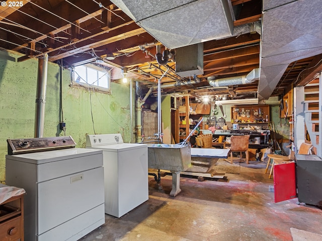 4315 SE 28th Pl, Portland, OR 97202 - basement with washer and clothes dryer and a sink