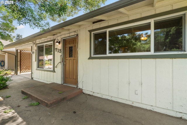 713 Brookside Cir, Rogue River, OR 97537 - view of exterior entry
