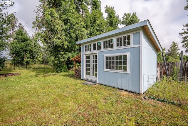 1193 Cedar Pl, Creswell, OR 97426 - view of outdoor structure featuring a fenced backyard