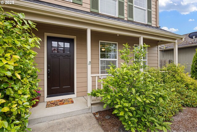 1190 Hazelnut Ct, Creswell, OR 97426 - doorway to property featuring a porch