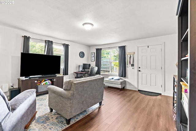 1483 5th St, Springfield, OR 97477 - living area featuring wood finished floors