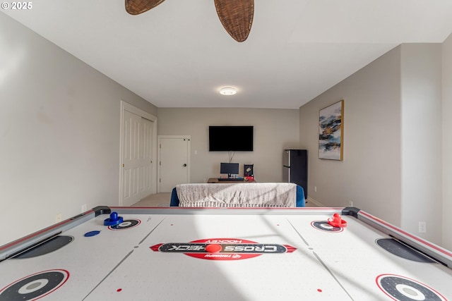 recreation room featuring ceiling fan