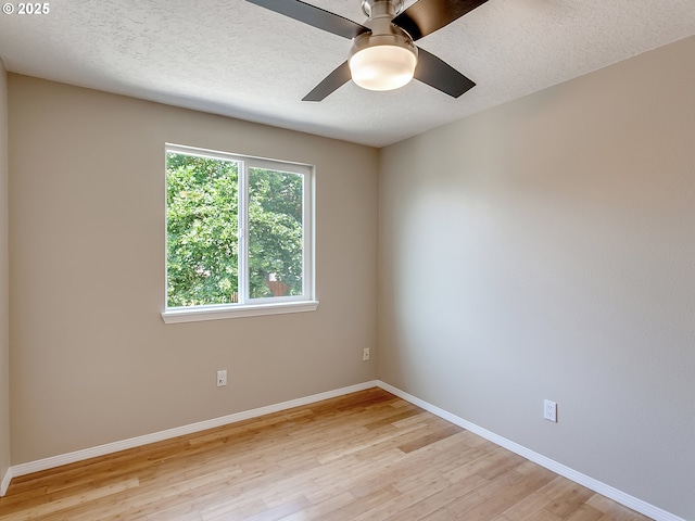5367 NW 180th Pl, Portland, OR 97229 - unfurnished room featuring light wood-type flooring, a textured ceiling, and a ceiling fan