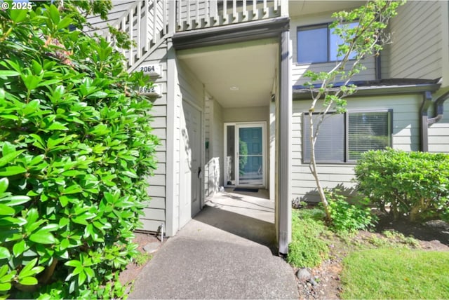 2062 Lake Isle Dr, Eugene, OR 97401 - view of exterior entry