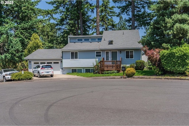 975 SW Florence Ct, Gresham, OR 97080 - view of front of house featuring an attached garage and driveway