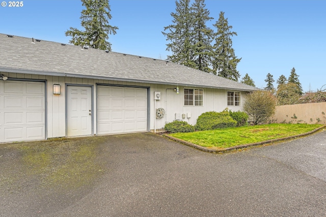 1006 NE 45th St, Vancouver, WA 98663 - ranch-style home featuring a shingled roof, board and batten siding, and a front yard