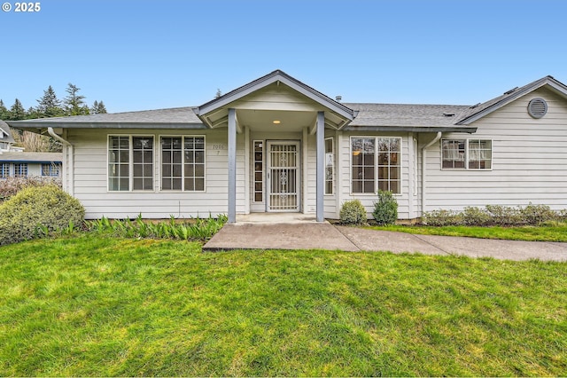1006 NE 45th St, Vancouver, WA 98663 - ranch-style house with a front lawn and roof with shingles