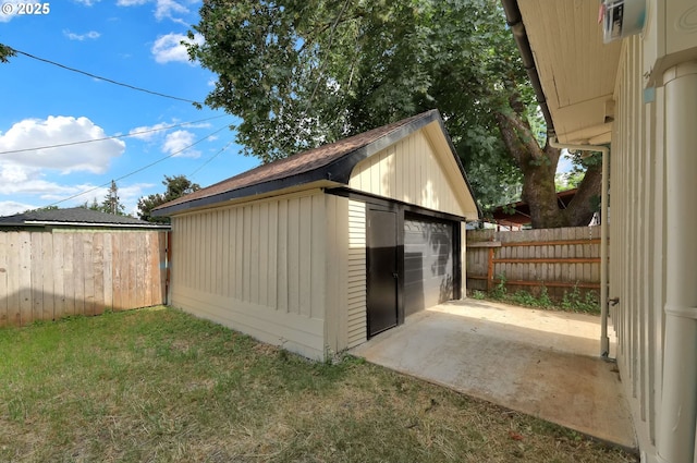 311 N 9th St, Cottage Grove, OR 97424 - view of outdoor structure with a fenced backyard