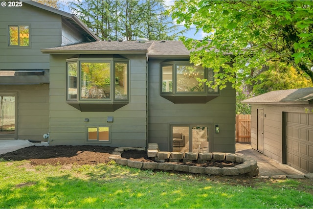17349 Banyan Ln, Lake Oswego, OR 97034 - rear view of house featuring a shingled roof