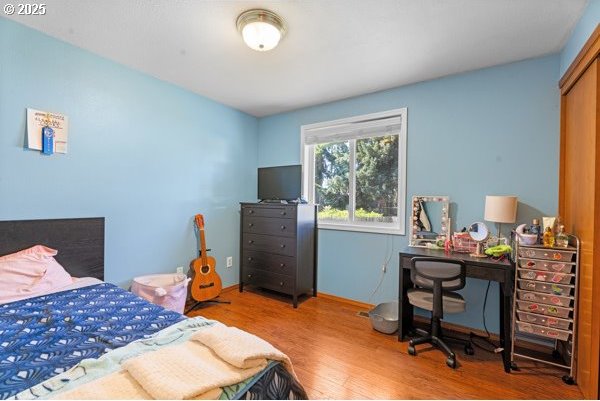 10514 NE 96th St, Vancouver, WA 98662 - bedroom with wood finished floors