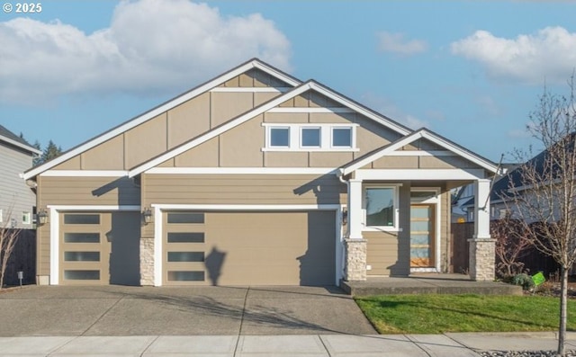 view of front of house featuring a garage