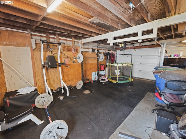 1749 NE 19th St, Lincoln City, OR 97367 - exercise area with a garage