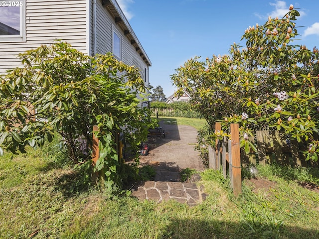 1749 NE 19th St, Lincoln City, OR 97367 - view of yard