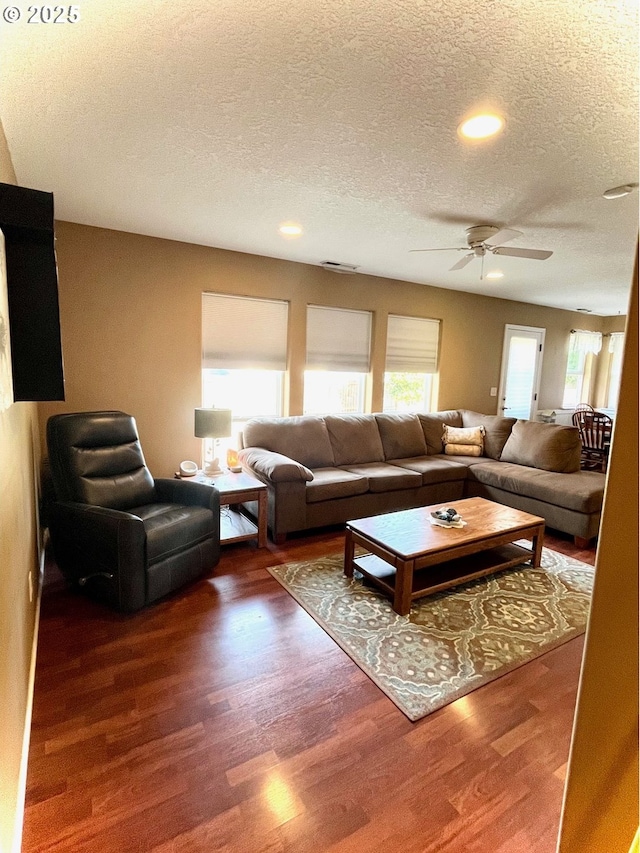 99 Rainbow Way, Kelso, WA 98626 - living room featuring a textured ceiling, wood finished floors, ceiling fan, and recessed lighting