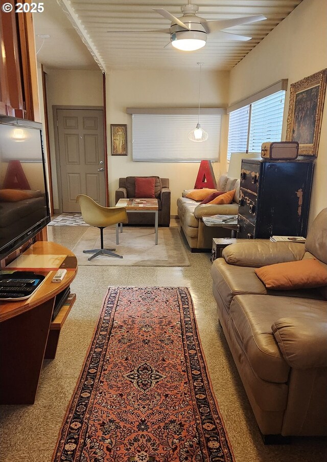 4395 E 20th Ave, Eugene, OR 97403 - living area with a ceiling fan