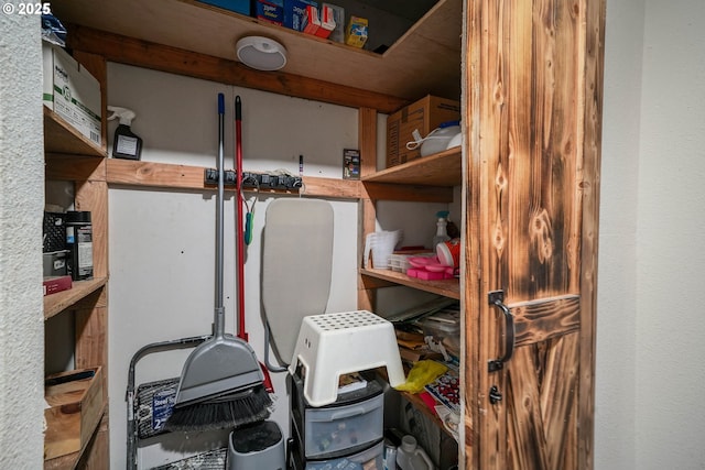 4435 Hazelgreen Rd NE, Salem, OR 97305 - view of storage room