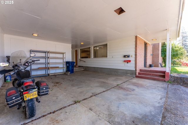 176 N Henry St, Coquille, OR 97423 - view of garage