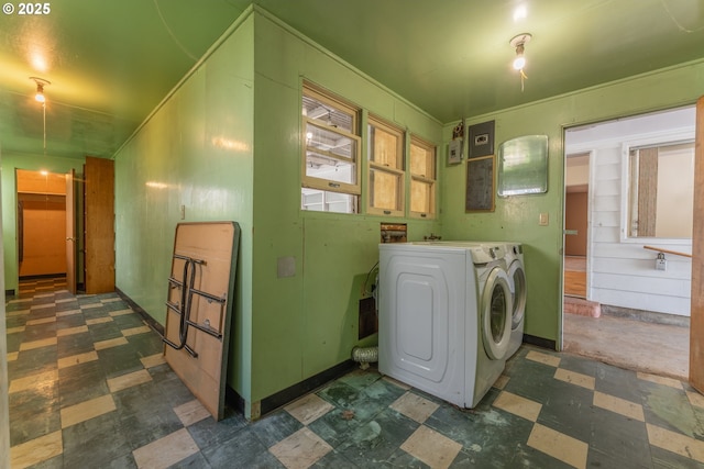 176 N Henry St, Coquille, OR 97423 - laundry room featuring dark flooring and washer and clothes dryer