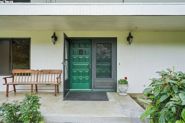 28040 SE Stark St, Troutdale, OR 97060 - entrance to property with a porch