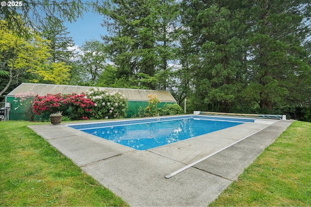 28040 SE Stark St, Troutdale, OR 97060 - outdoor pool featuring a lawn