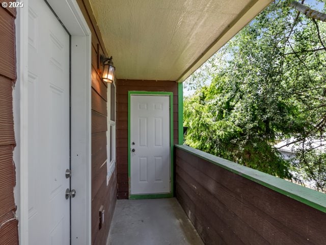 9257 SE Clinton St, Portland, OR 97266 - view of balcony