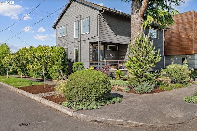 view of front of house featuring a porch