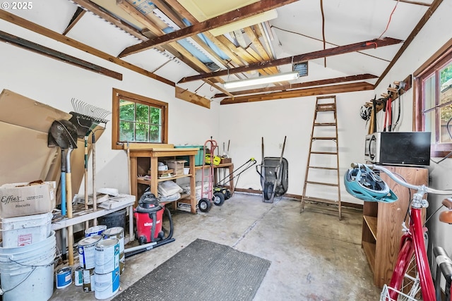 912 Van Buren St, Eugene, OR 97402 - view of garage