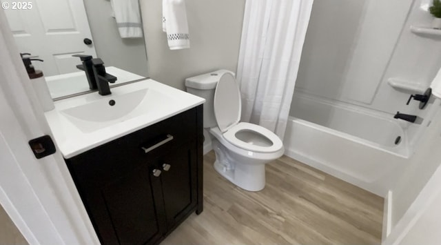 2660 Evergreen Ct, Salem, OR 97301 - full bath featuring vanity, wood finished floors, toilet, and shower / tub combo