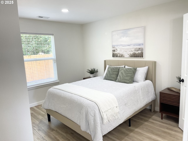 2660 Evergreen Ct, Salem, OR 97301 - bedroom featuring wood finished floors, baseboards, and recessed lighting