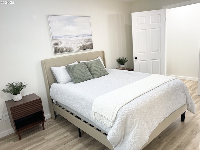 2660 Evergreen Ct, Salem, OR 97301 - bedroom with wood finished floors and baseboards