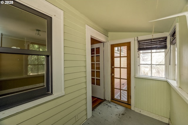 3955 SE Kelly St, Portland, OR 97202 - entryway featuring lofted ceiling and wood finished floors