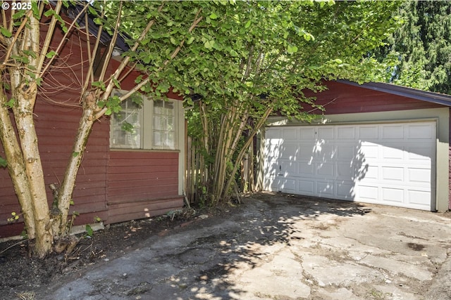 3955 SE Kelly St, Portland, OR 97202 - view of garage