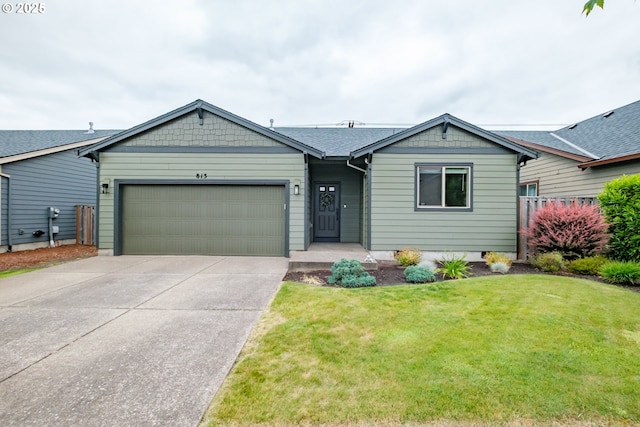 813 Pintail St, Silverton, OR 97381 - ranch-style home with driveway, an attached garage, and a front lawn