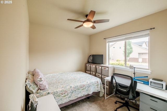 813 Pintail St, Silverton, OR 97381 - carpeted bedroom with a desk and ceiling fan