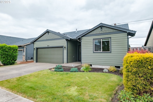 813 Pintail St, Silverton, OR 97381 - ranch-style home featuring driveway, a garage, and a front lawn