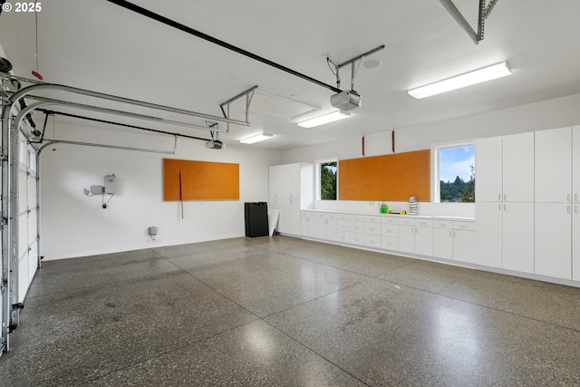 840 Sahalee Ct, Salem, OR 97306 - garage with a garage door opener
