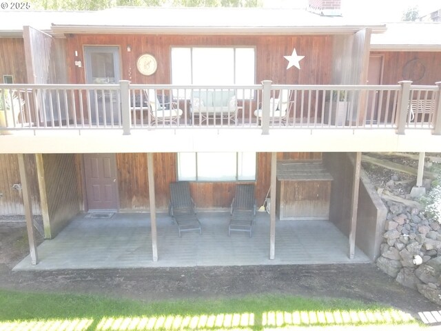 43497 Shetland Ct, Pendleton, OR 97801 - back of property with a deck