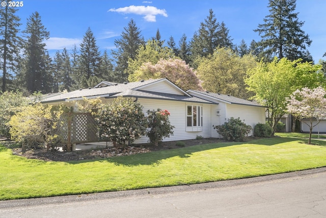 12712 NE 8th Pl, Vancouver, WA 98684 - view of front facade with a front yard