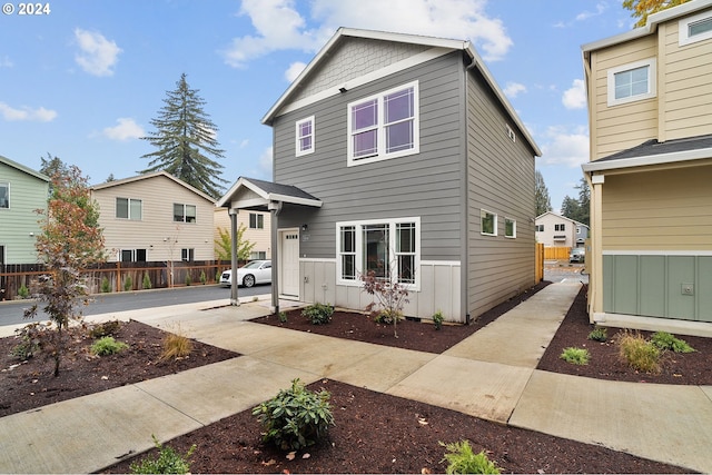 view of front of property