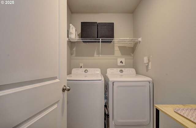 7407 NE 136th Ave, Vancouver, WA 98682 - laundry area with washer and clothes dryer