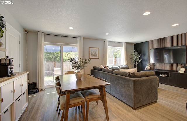 7407 NE 136th Ave, Vancouver, WA 98682 - living area featuring a textured ceiling, light wood-style floors, and recessed lighting