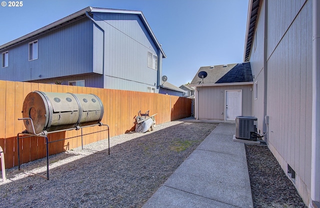 1812 NW 14th St, Battle Ground, WA 98604 - view of side of property with a central AC unit