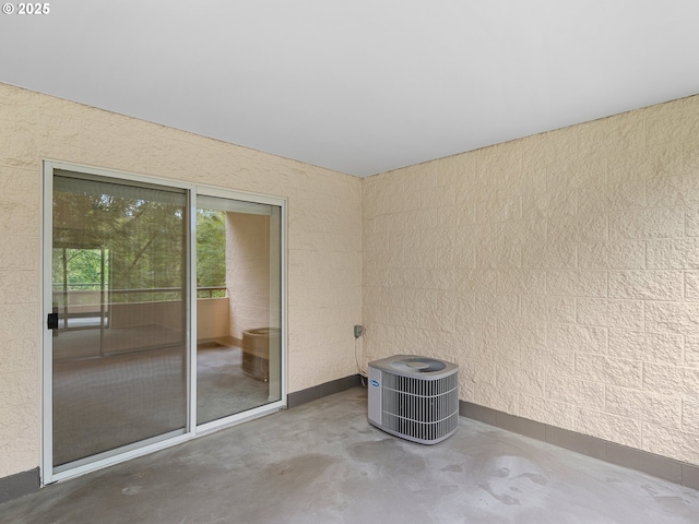 spare room featuring concrete floors