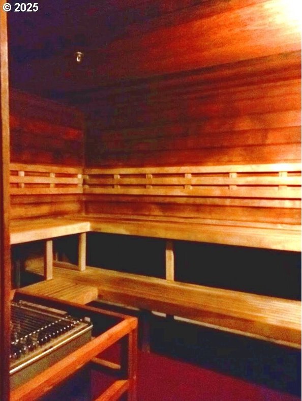 view of sauna / steam room