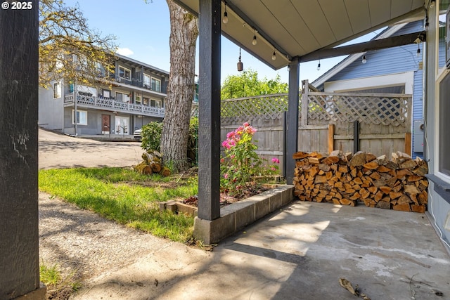 709 10th St, Oregon City, OR 97045 - view of patio / terrace