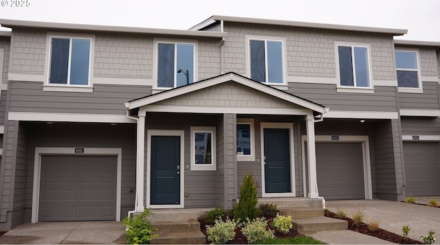 6138 SE 15th St, Gresham, OR 97080 - multi unit property featuring a garage and concrete driveway