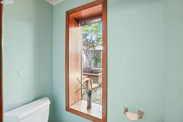 2027 SE Lexington St, Portland, OR 97202 - half bath featuring toilet