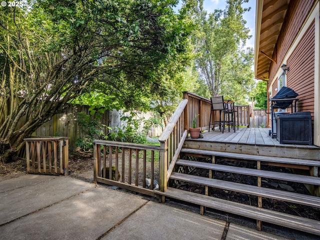 3843 SE 41st Ave SE, Portland, OR 97202 - fenced backyard featuring a wooden deck
