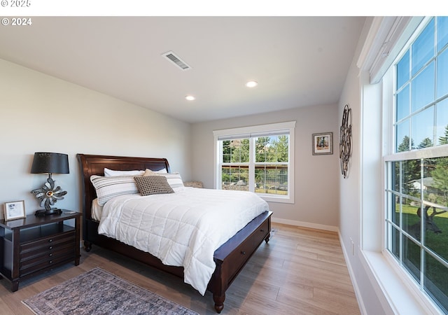 217 Deal Canyon Rd, La Grande, OR 97850 - bedroom with light wood-style floors, recessed lighting, and baseboards