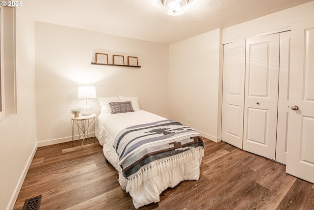 2250 Jeppesen Acres Rd, Eugene, OR 97401 - bedroom featuring wood finished floors, a closet, and baseboards